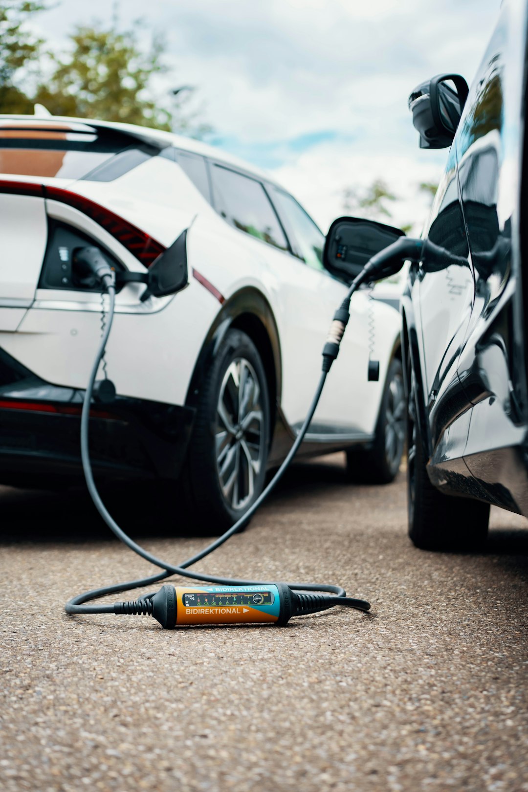 Stay Cool, Go Further: Your Complete Guide to AC in Electric Cars – Efficiency, Range & Tips